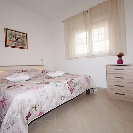 Apartment Nicoletta Pula